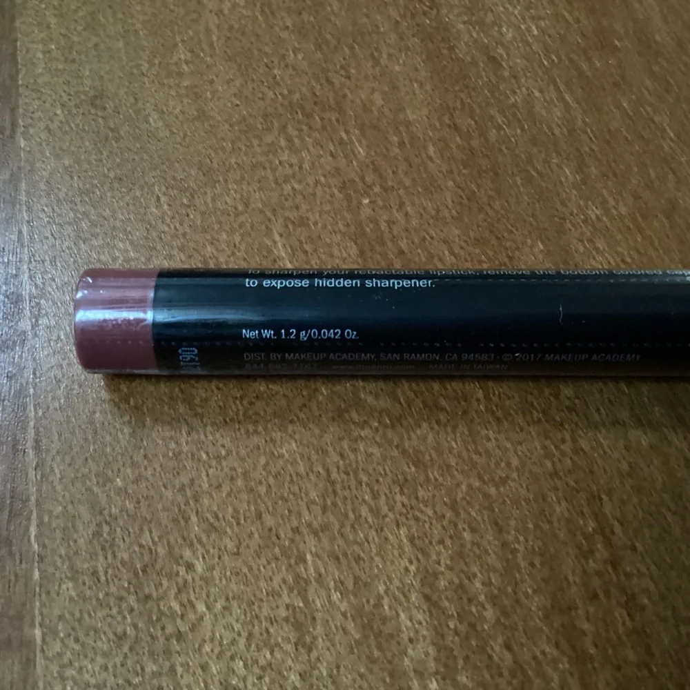 MUA Make Up Academy Velvet Touch Anti-Feathering Lipstick #739 Blush